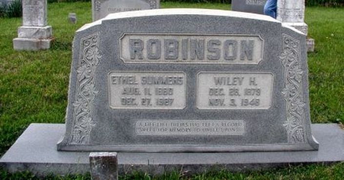 002-robinsonwiley-robinson